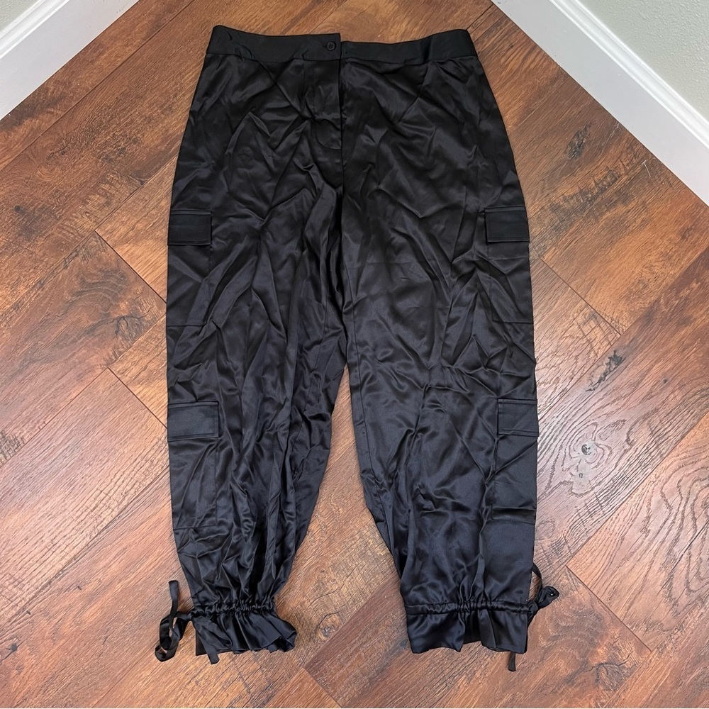 Vintage Victoria's Secret Black Silky Capri/Cargo Pants Size Small